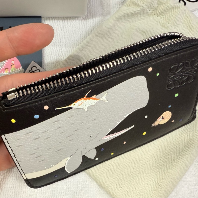 LOEWE 2024 Suna Fujita 鯨魚拉鍊卡夾全新-7