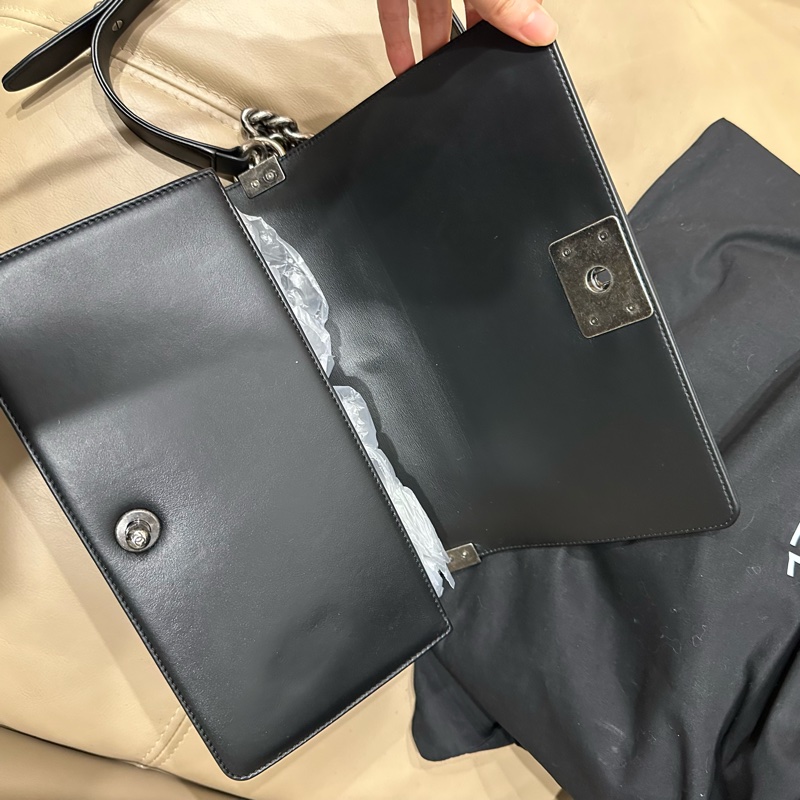 全配🈶️購證❤️ 香奈兒 #黑銀 #牛皮 #leboy25 #boy中號-29