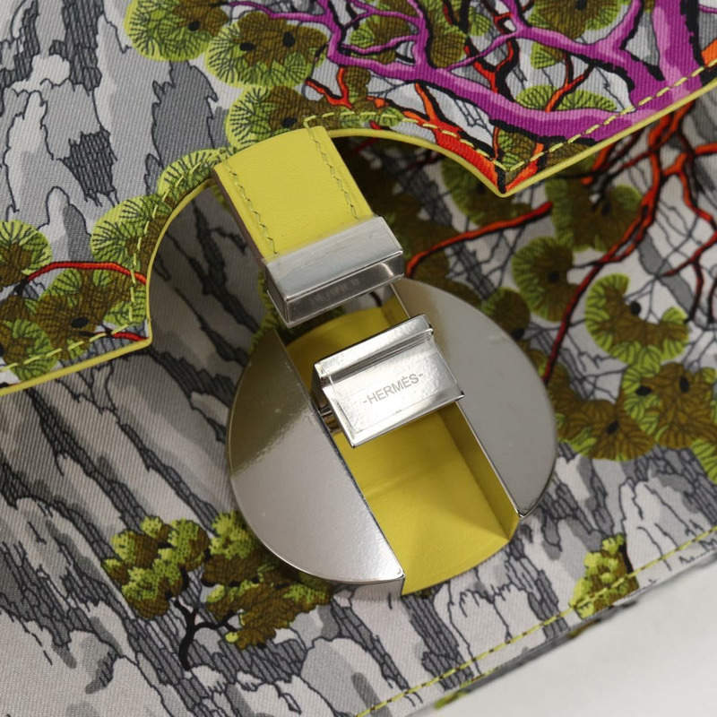 【日本直送】愛馬仕 (HERMES) 緞面黃銀色肩背包，貨號 131787SM-20