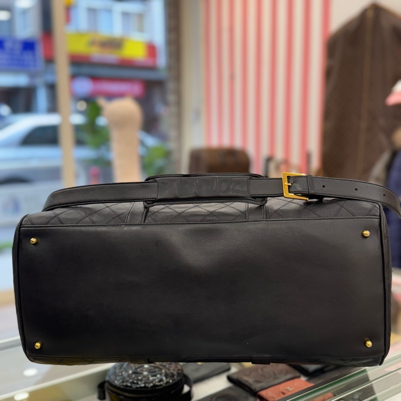 Chanel 菱格紋黑金旅行袋-7