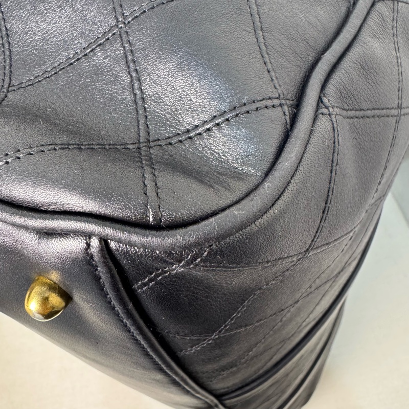 Chanel 菱格紋黑金旅行袋-11