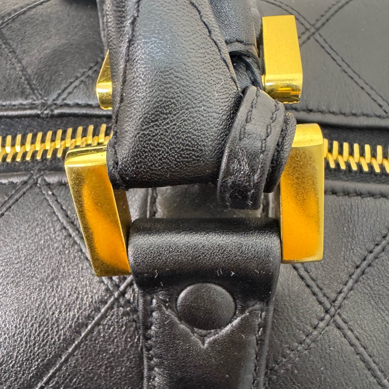 Chanel 菱格紋黑金旅行袋-22