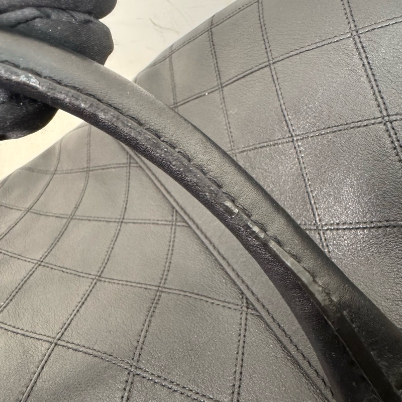 Chanel 菱格紋黑金旅行袋-32