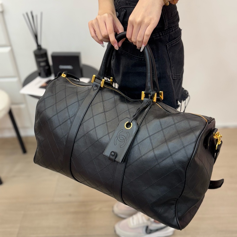 Chanel 菱格紋黑金旅行袋-35