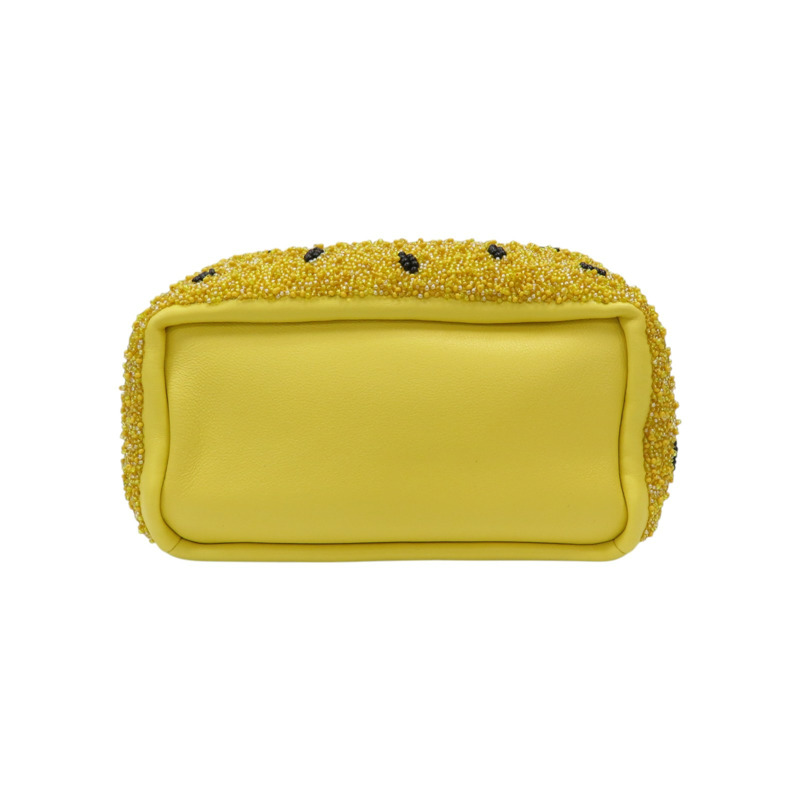 黃色 串珠 小牛皮 Mini Squeeze 肩背包【LOEWE 羅威】-3