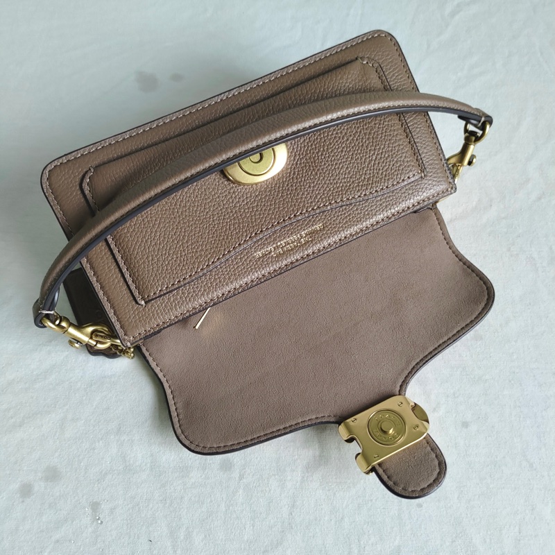 #COACH TABBY 荔枝紋C字小方包-7
