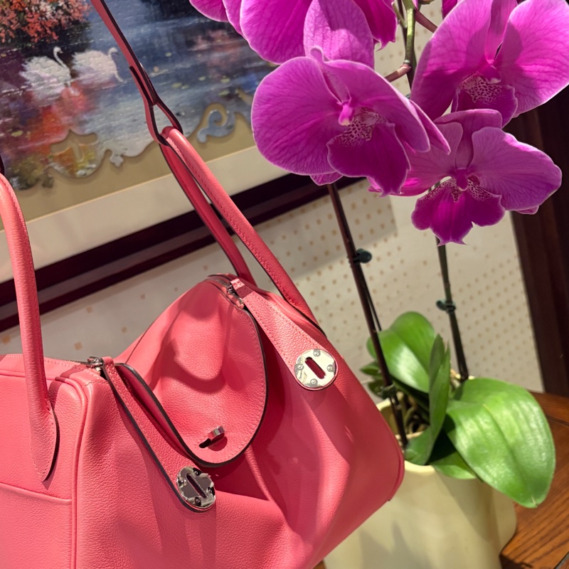 愛馬仕Hermes lindy26 唇膏粉 銀扣 c刻 26*18*14 肩帶長約42-3