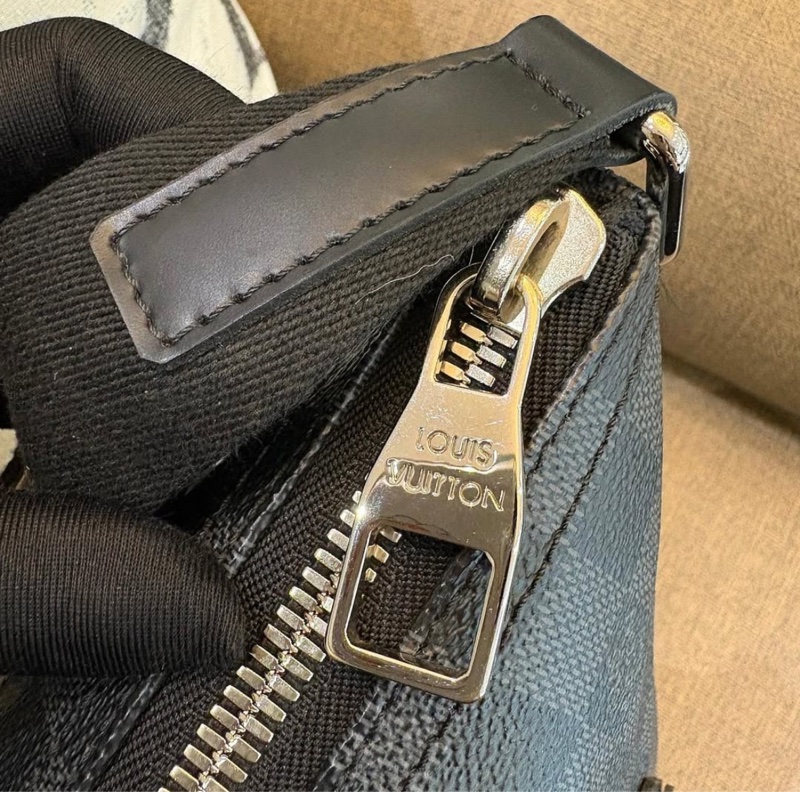 *SHIHNA名牌精品*LV Damier 系列MICK MM棋盤格肩/斜 背包-2