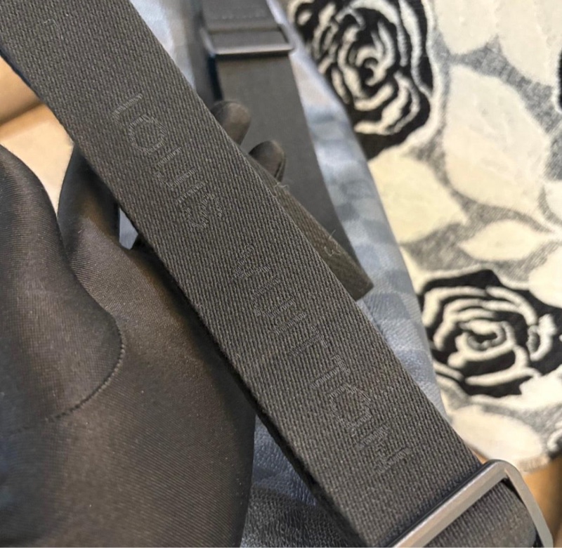 *SHIHNA名牌精品*LV Damier 系列MICK MM棋盤格肩/斜 背包-3