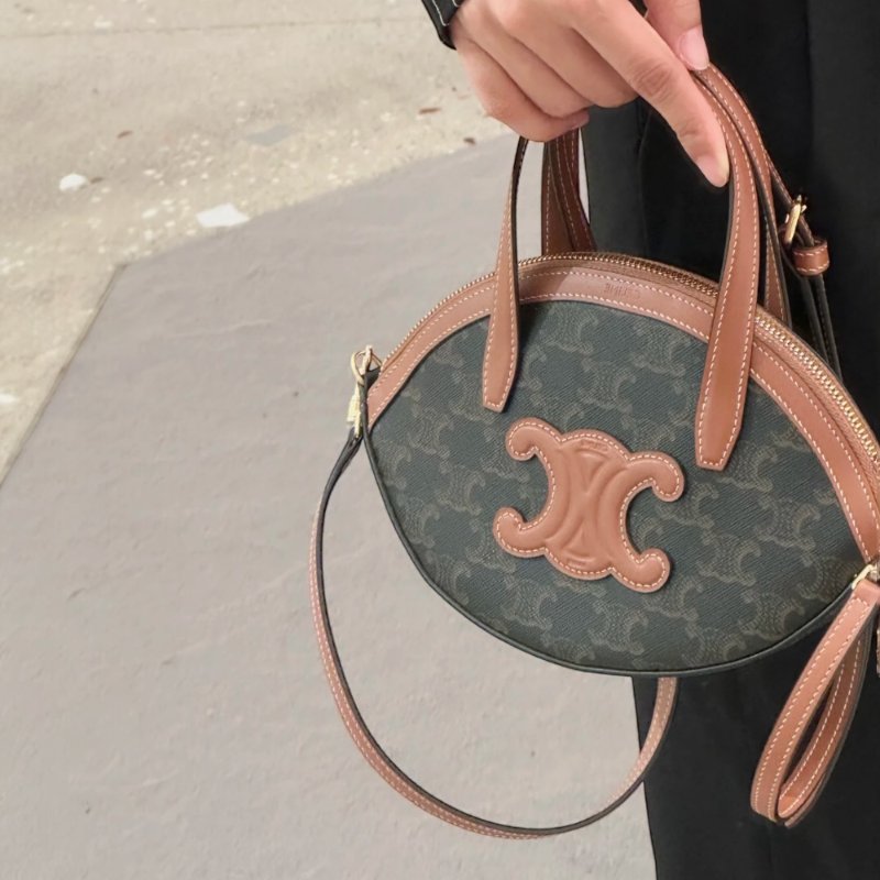 🎉新品好折扣✨Celine 122262 老花凱旋門 Oval 橢圓包 棕褐色/付長肩帶-4