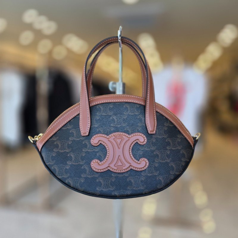 🎉新品好折扣✨Celine 122262 老花凱旋門 Oval 橢圓包 棕褐色/付長肩帶-5