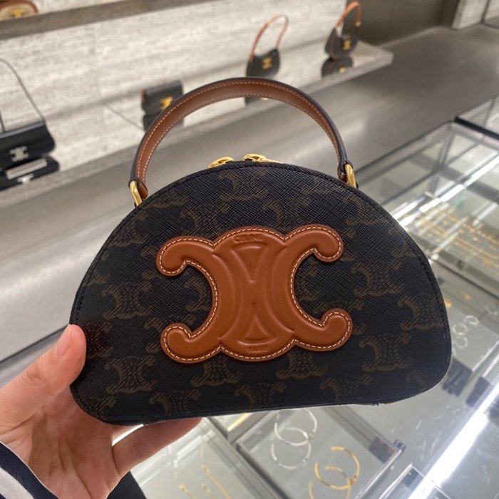 🎉新品好折扣✨Celine 10K642 老花凱旋門半月包-2