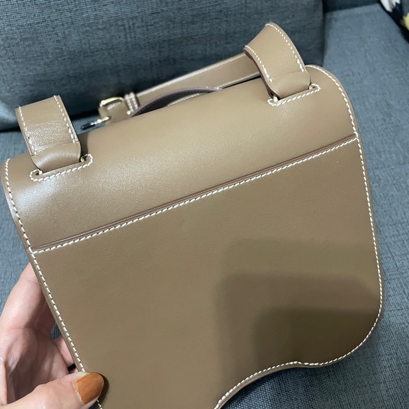 Hermes 愛馬仕 Della Cavalleria  Mini Della 屁股包大象灰金釦全新-1