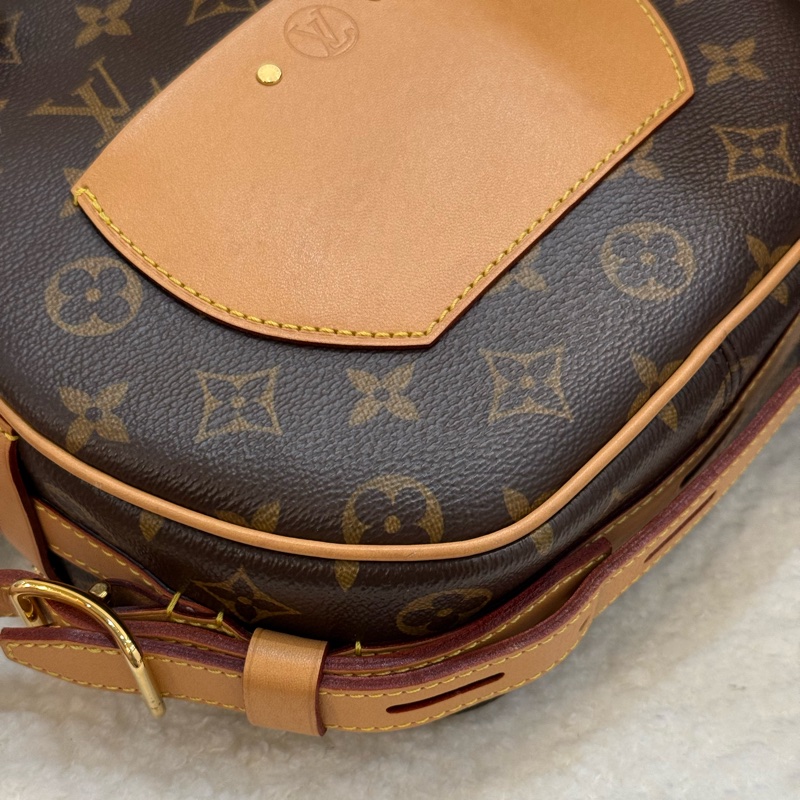 (國外購證）Lv 大圓餅包 m45647 ✨專櫃已停產-12