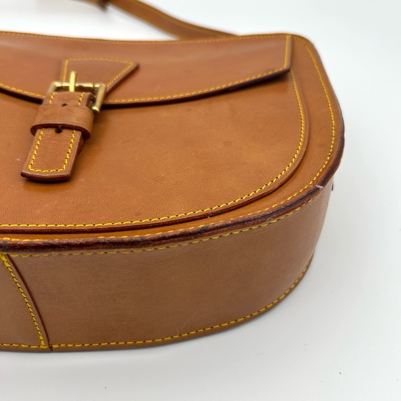 「JL精品代購」 Lv日本限定太妃色全皮馬鞍包-8