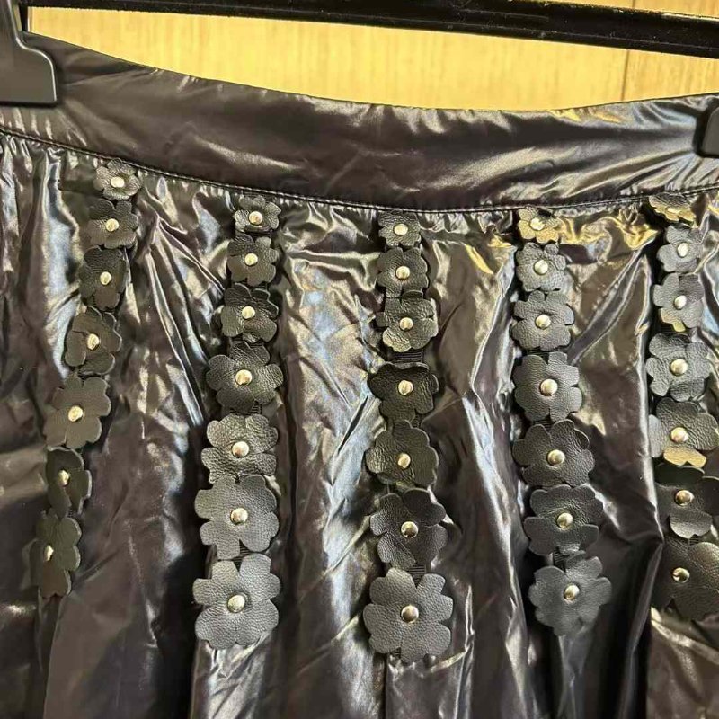 MONCLER 羽絨半裙 尺寸40碼 全新帶吊牌 限量款 很好看 高腰腰圍70左右-1