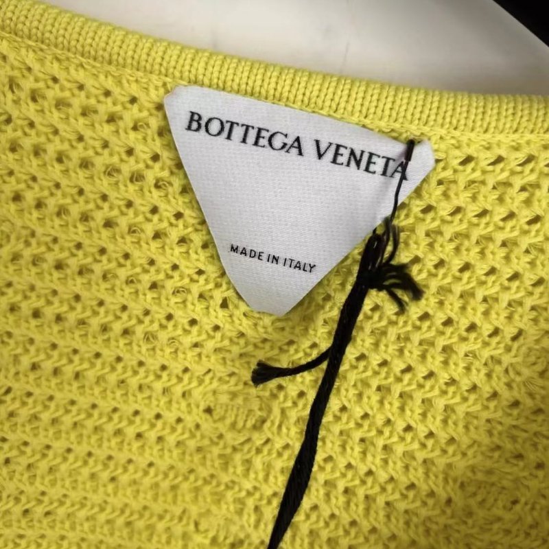 bottega Veneta黃色針織衫毛衣 全新有吊牌 尺寸L碼 胸圍94 衣長62 原價五萬多-1