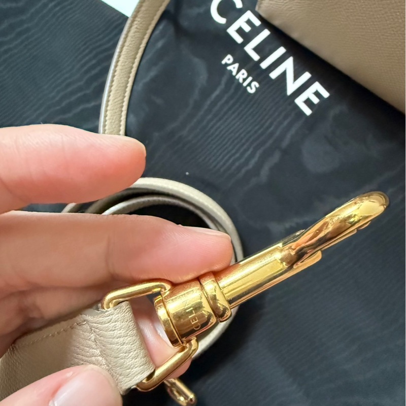 已售出 Celine belt mirco 奶茶色 手提肩背包-15