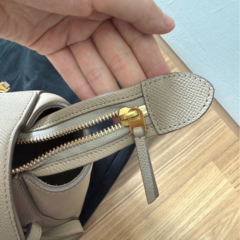 已售出 Celine belt mirco 奶茶色 手提肩背包-34