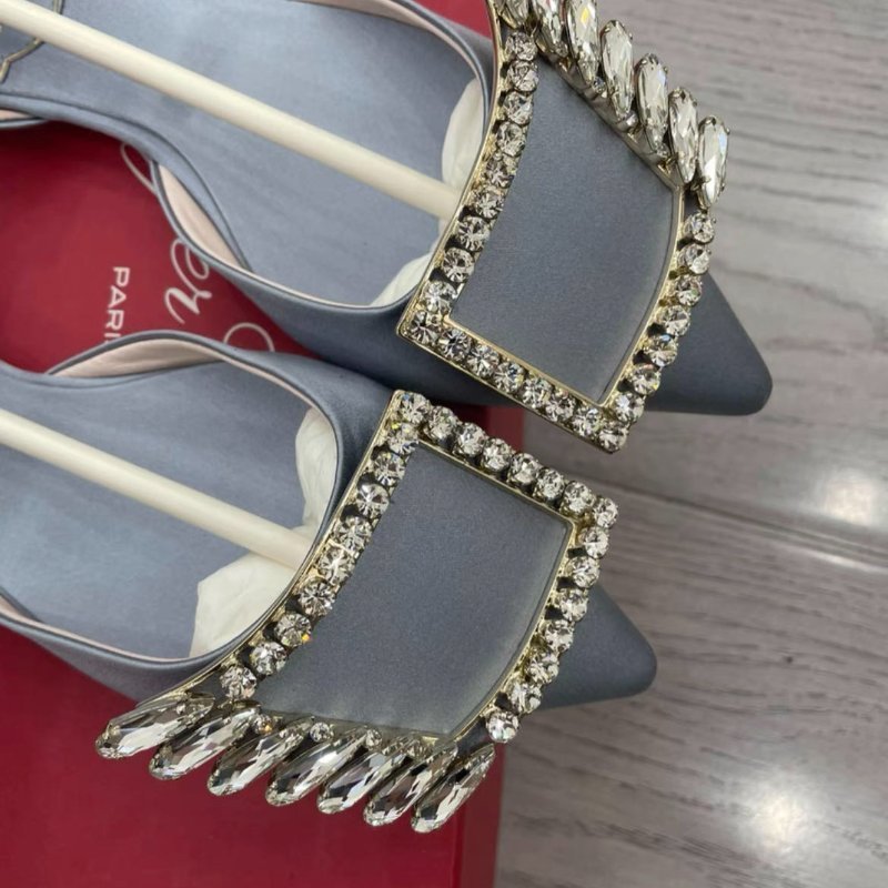 Roger Vivier 鑽扣藍色緞面平底鞋 34.5號,僅試穿,配件有鞋盒 鞋子偏大一號,35.5號也可以穿-1