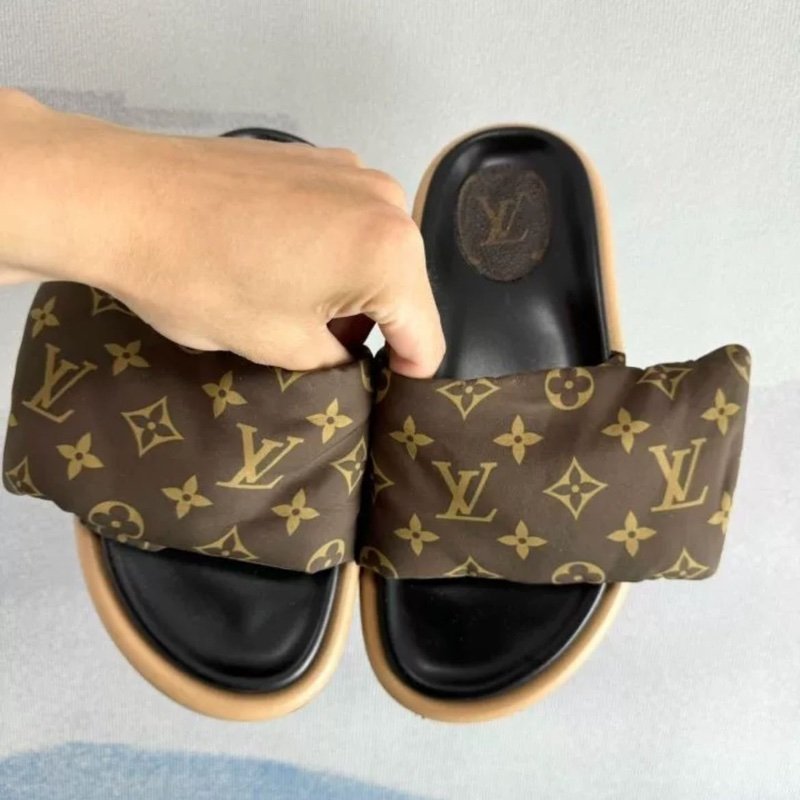 LV 咖啡色 老花 羽絨拖鞋37號 幾乎全新-1