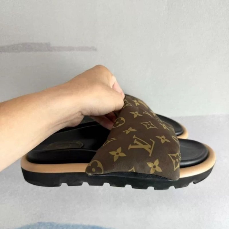 LV 咖啡色 老花 羽絨拖鞋37號 幾乎全新-2