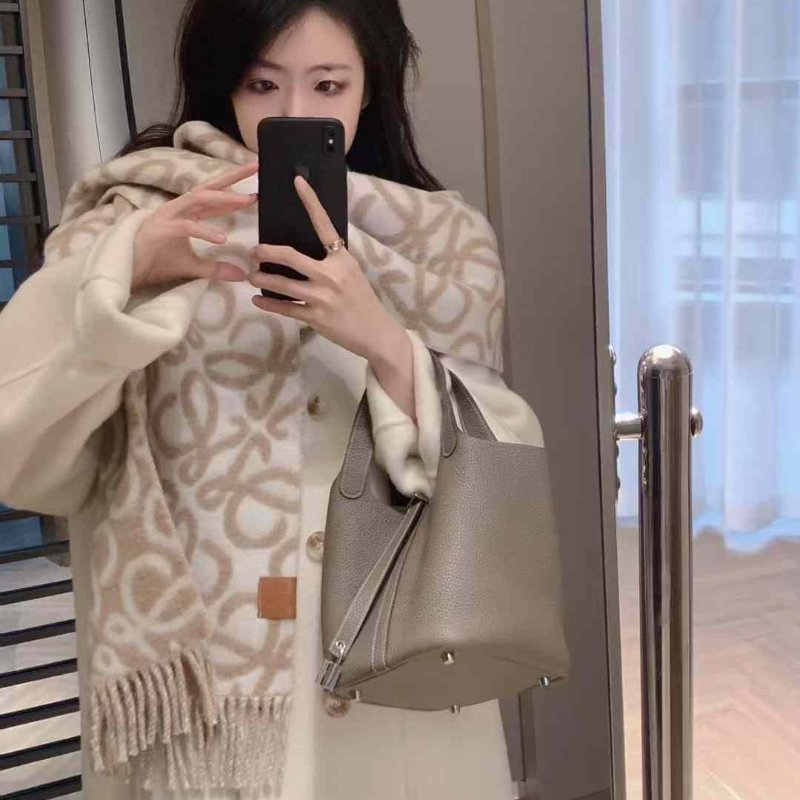 Loewe 米色 羊駝毛圍巾 全新-1