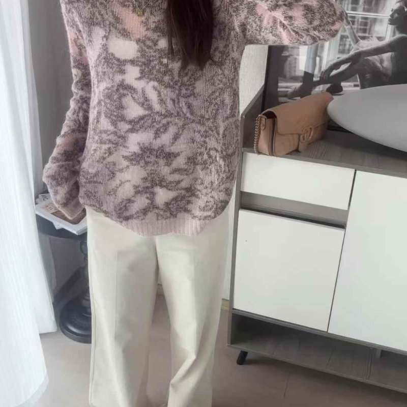 DIOR 羊絨針織上衣 38號 很溫柔的顏色 非常新 原價近七萬-0