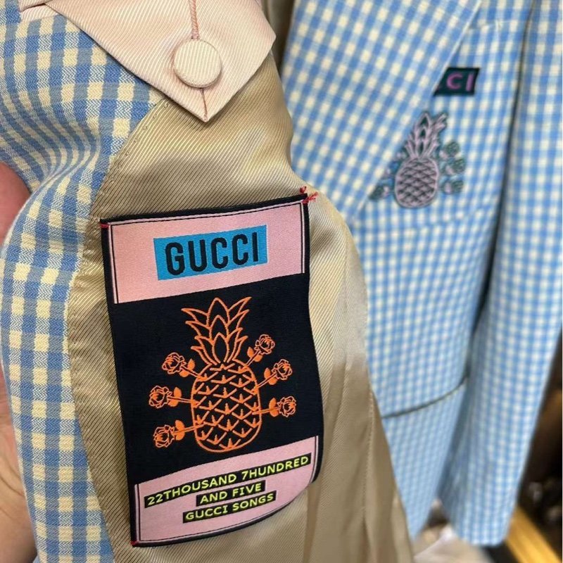 Gucci 外套 尺寸44號 M-L都能穿 原價近十萬 只穿兩次後放置 很新 已乾洗過-5