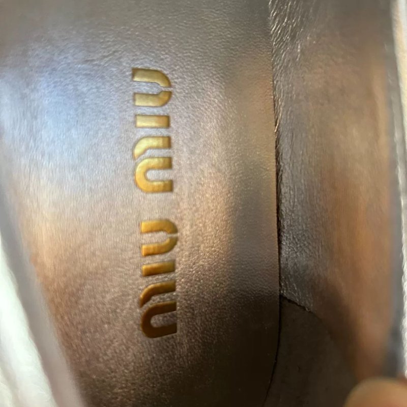 MIUMIU全新銀色金幣樂福鞋 尺寸37.5碼 原價近四萬-4