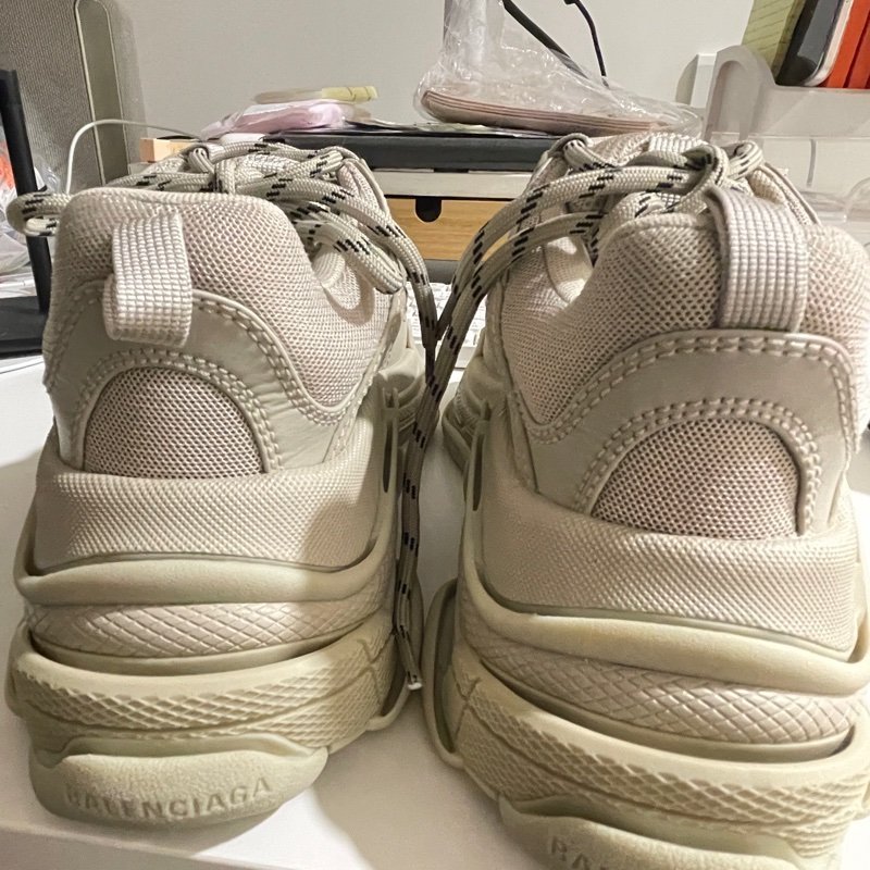 Balenciaga triple s 經典奶茶色老爹鞋 38號 全新閒置 有防塵袋以及鞋帶-4