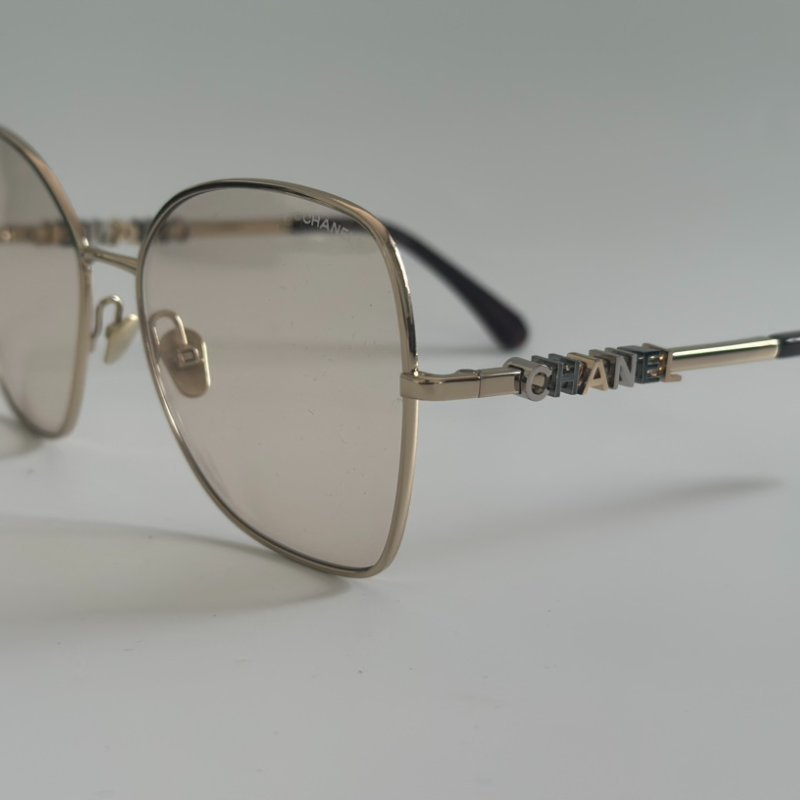 Chanel 新款蝶形太陽眼鏡 側面字母logo 全新全配-1