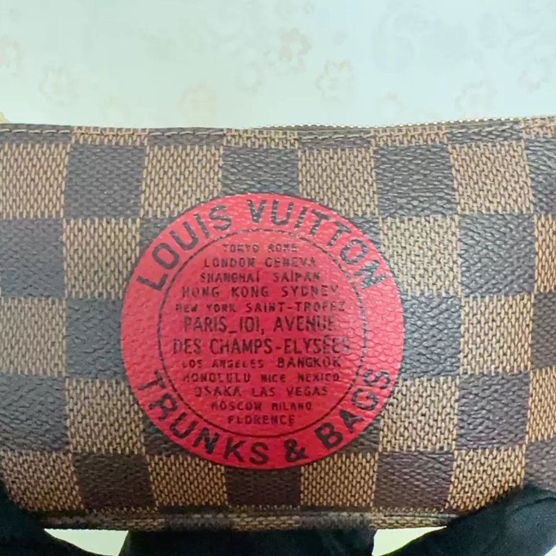 LV 棕色棋盤格 印花小麻將手提包,尺寸15*9,特別難買的包 99新-1