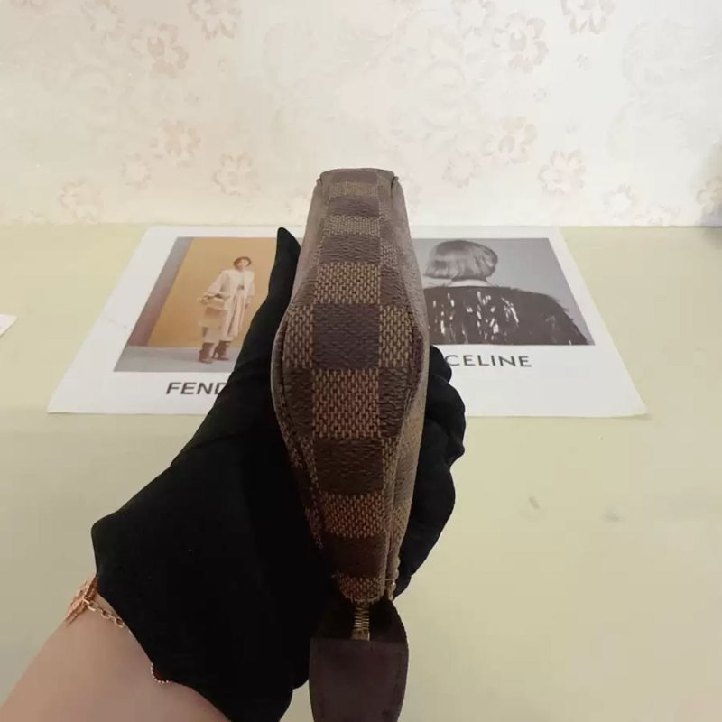 LV 棕色棋盤格 印花小麻將手提包,尺寸15*9,特別難買的包 99新-4