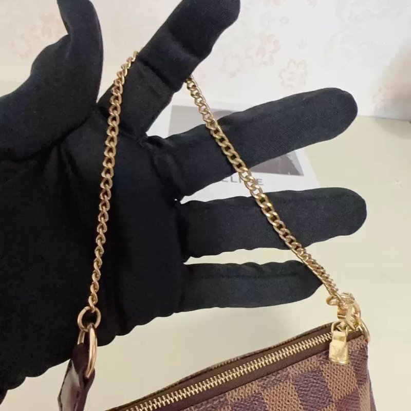 LV 棕色棋盤格 印花小麻將手提包,尺寸15*9,特別難買的包 99新-5