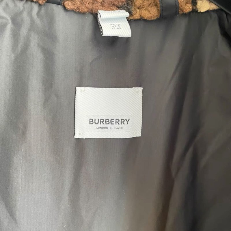 Burberry 泰迪熊羊羔絨 TB 拉鍊背心 全新僅試穿 42號,胸圍100以內都沒問題 原價五萬三-3