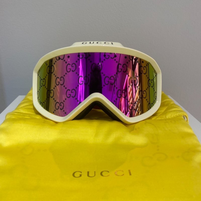 GUCCI 限量版主打款 粉桃色滿版logo 蔡司雙層防護鏡面白框造型雪鏡-3