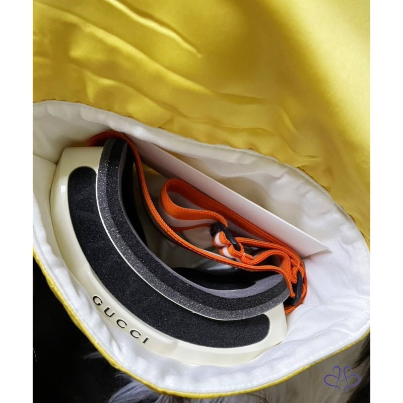 GUCCI 限量版主打款 粉桃色滿版logo 蔡司雙層防護鏡面白框造型雪鏡-5