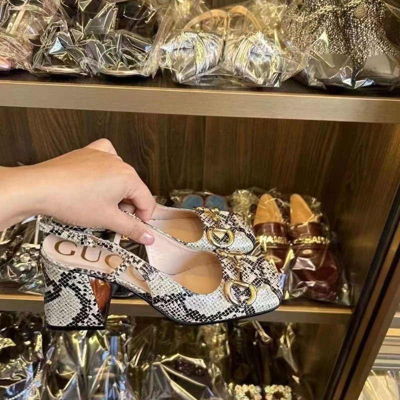 Gucci 馬蹄扣方頭鞋 37號 高價蛇纹款 只穿一次非常新-3