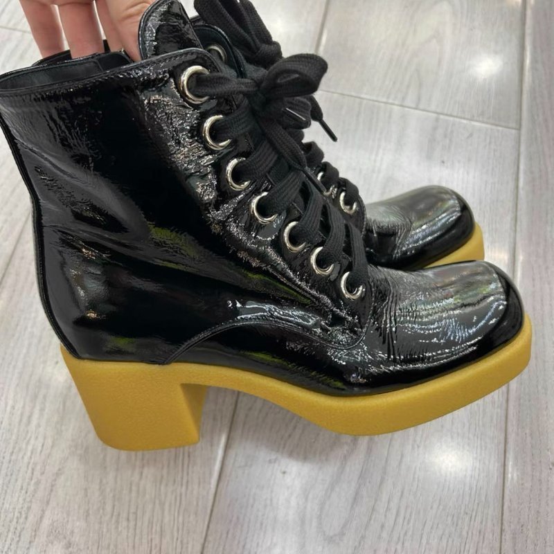 Miumiu 黑色高跟短靴 39號 原價三萬五-1