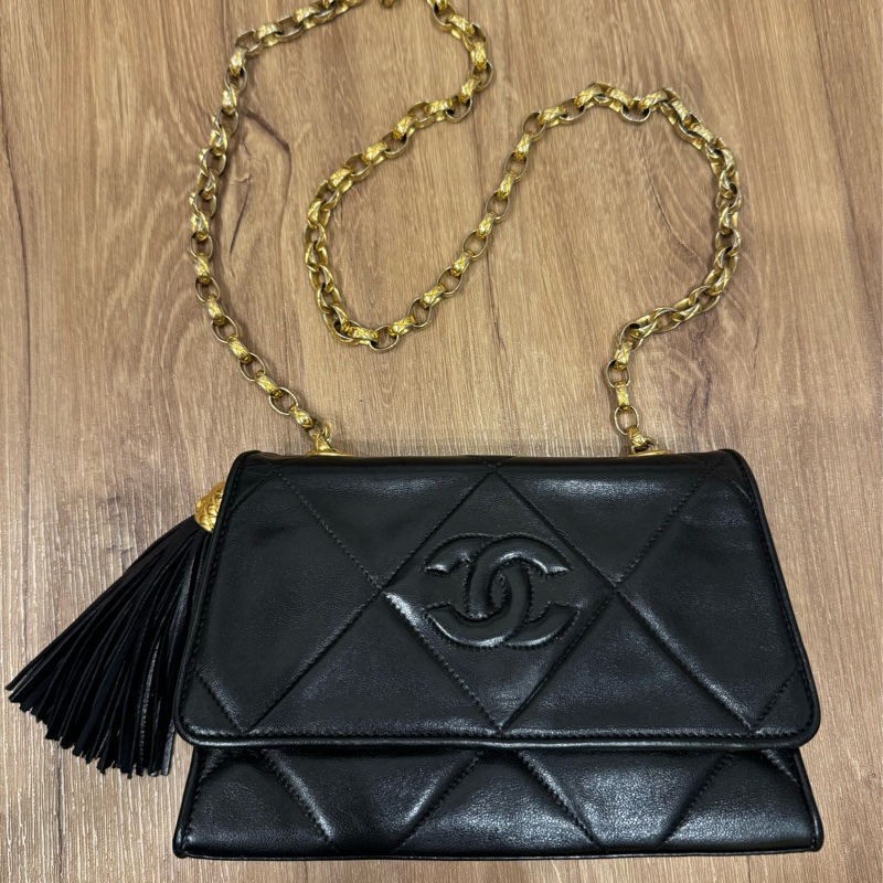 vintage Chanel黑色羊皮梯形流蘇雕花金鍊chain bag-1