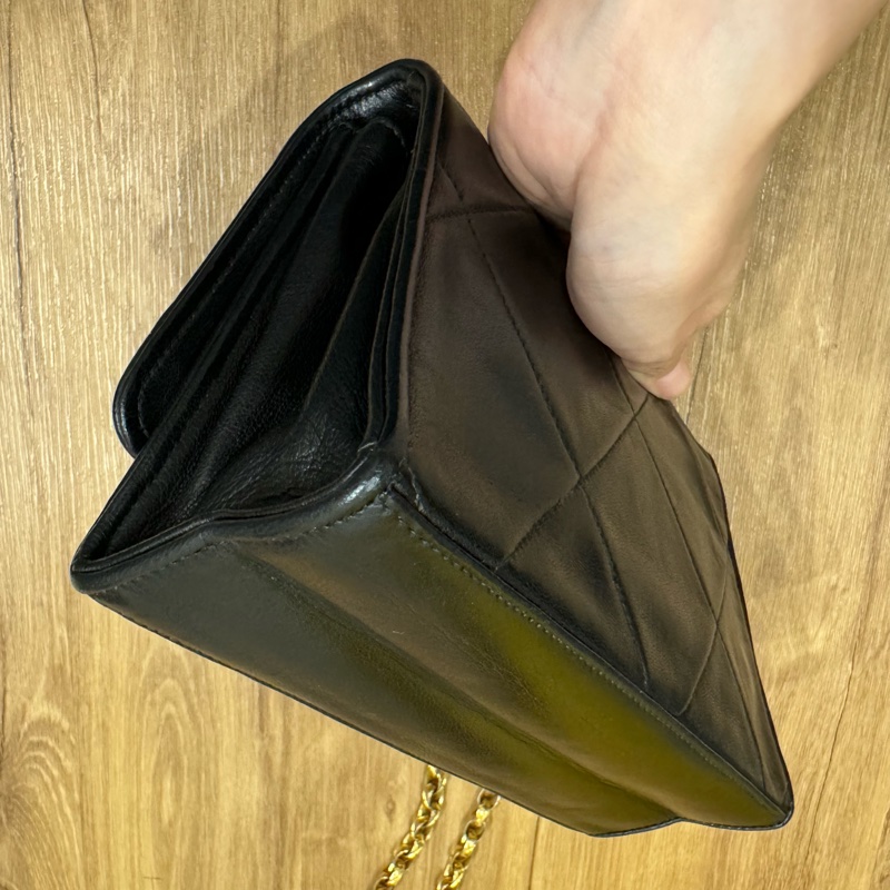 vintage Chanel黑色羊皮梯形流蘇雕花金鍊chain bag-6