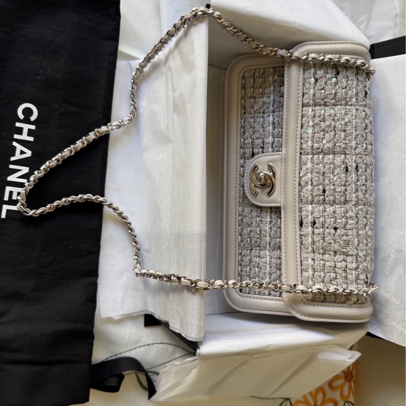 Chanel香奈兒24K灰色銀釦斜紋軟呢斜背包-0