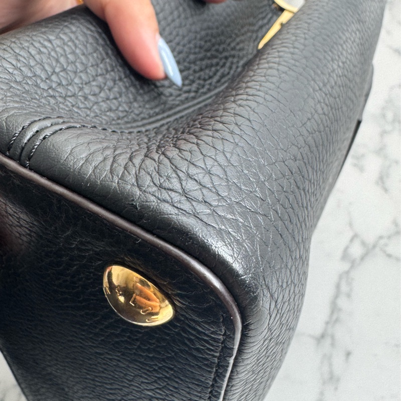 LV黑色金logo cappucine bb手提兩用包-9