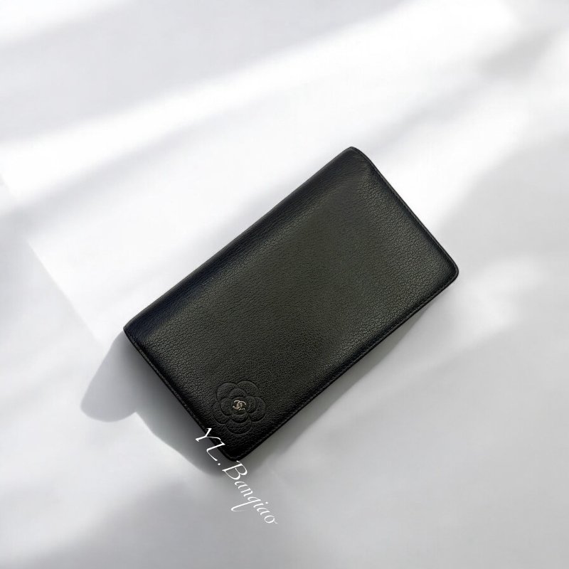 CHANEL 黑牛皮山茶花對開長夾-0