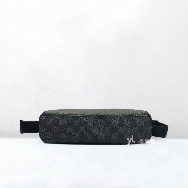 LV MICK PM 黑棋盤格紋斜背包N41211-5