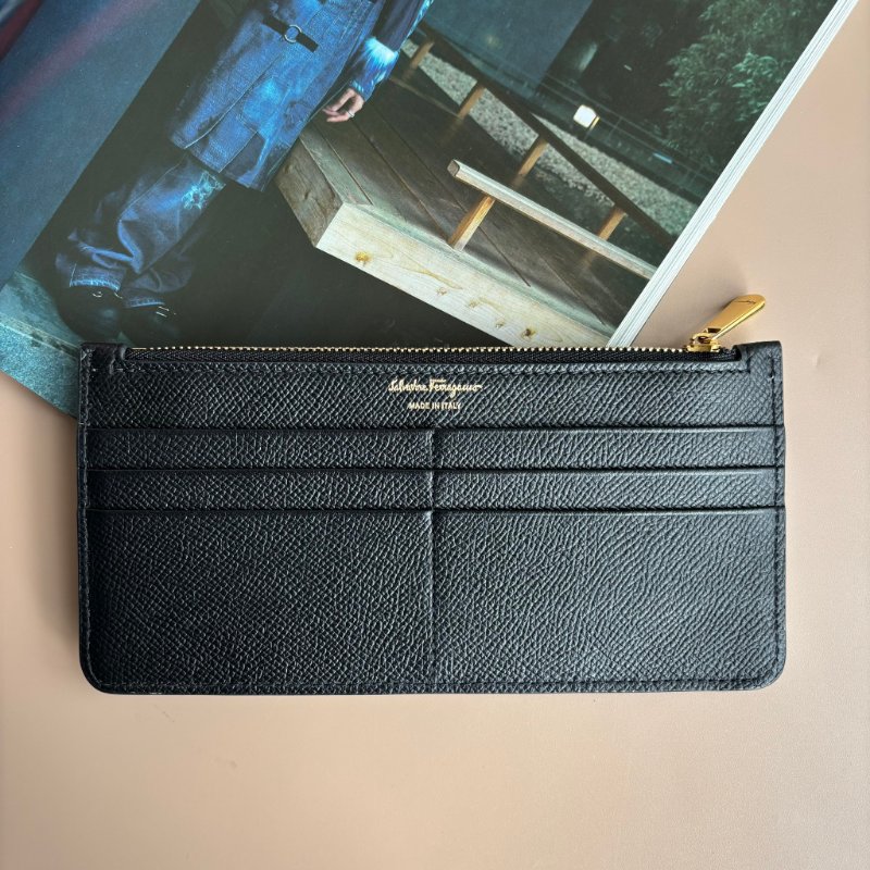 ::Salvatore Ferragamo:: 菲拉格慕 GANCINI信用卡包 錢包 扁夾 手拿包-3
