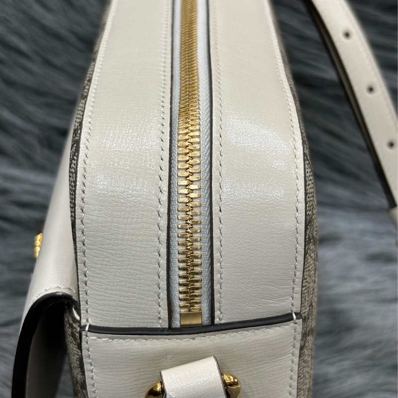 GUCCI 645454 Horsebit 1955 GG 咖啡色PU 乳白色牛皮 馬銜釦 拉鍊包 斜背包 相機包 肩背包-4