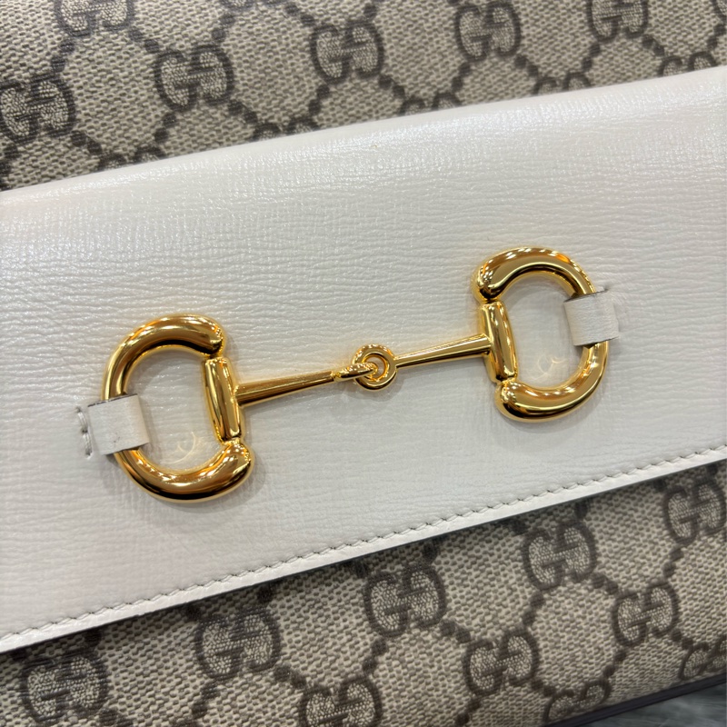 GUCCI 645454 Horsebit 1955 GG 咖啡色PU 乳白色牛皮 馬銜釦 拉鍊包 斜背包 相機包 肩背包-6
