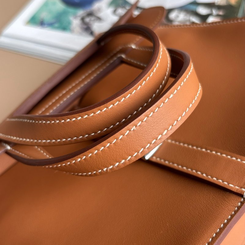 櫃上停產很久！::HERMES 愛馬仕:: W刻MINI HALZAN金棕色銀釦斜背肩背包-11